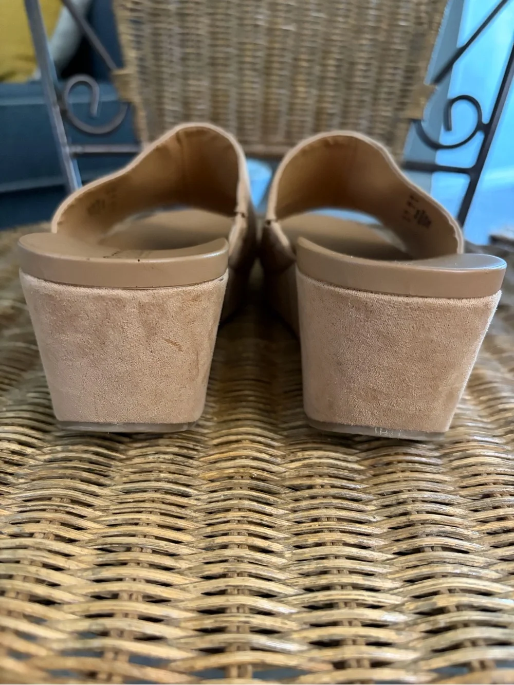 Carlos by Carlos Santana Sandals Sz 9 Suede Wedge Sandals Beige